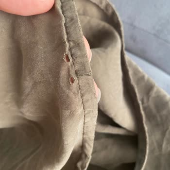 Gaus Kısa Sürede Kullanılamaz Hale Gelen Kıyafetler Ve İade Talepli Mağduriyet