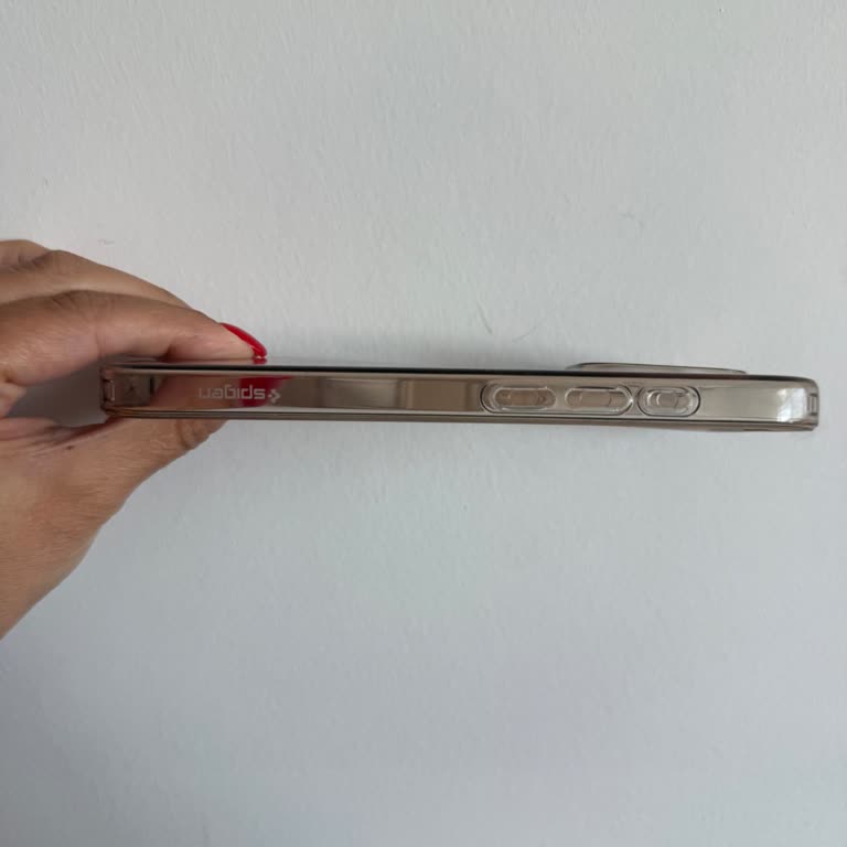 Sararmaya Karşı Dayanıklı Olarak Satılan Kılıf Kısa Sürede Sarardı