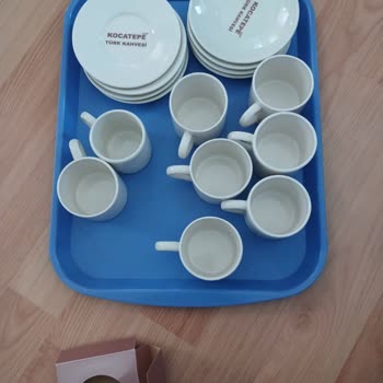 Hediye Paketi İçindeki Fincanların Kalitesiz Ve Düzensiz Çıkması