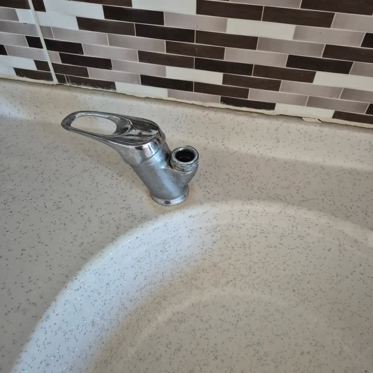 Dört Gündür Onarılmayan Mutfak Musluğu Nedeniyle Mağduriyet Yaşıyorum