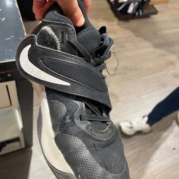 Kısa Sürede Yıpranan Nike Ayakkabı İçin Değişim Veya İade Talebim Reddedildi