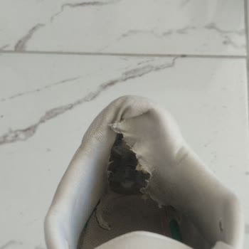 Garanti Süresi İçinde Yıpranan Ayakkabının Değişimi Talebi