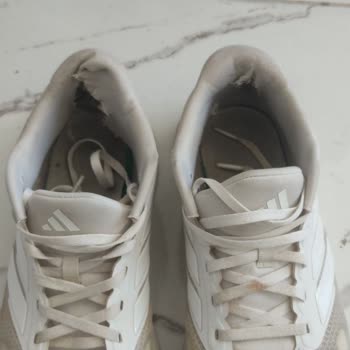 Garanti Süresi İçinde Yıpranan Ayakkabının Değişimi Talebi