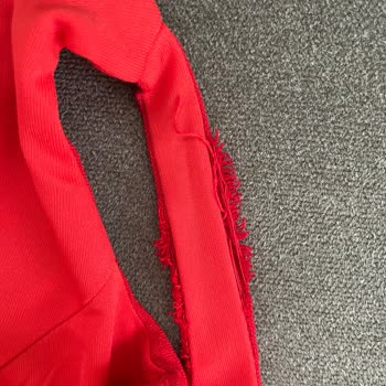 Keten Elbisem İkinci Yıkamada Yırtıldı, Mağaza Sorumluluk Almıyor