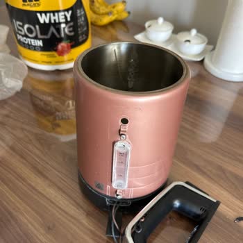 Fakir Temper Tea Çaycıda Kulp Kırıldı, Kaynar Suyla Yanık Tehlikesi Yaşadım