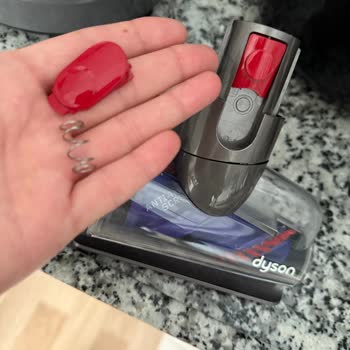 Dyson Koltuk Başlığı Az Kullanımda Kırıldı, Destek Bekliyorum