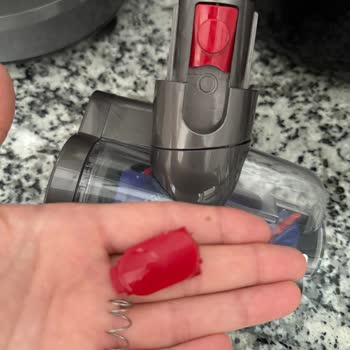 Dyson Koltuk Başlığı Az Kullanımda Kırıldı, Destek Bekliyorum