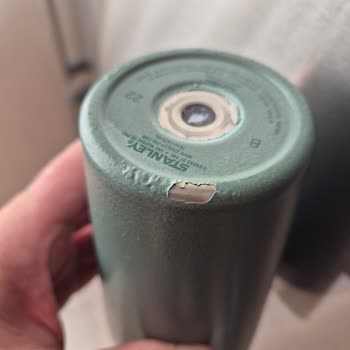 Kutupayısı Stanley Bardağın Tabanında Boya Soyulması Ve Teknik Servisten Destek Alamama Sorunu