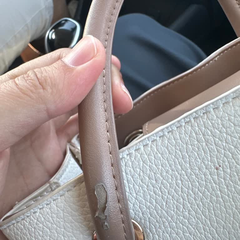 Valentino Çantam Kısa Sürede Soyuldu Değişim Veya İade Talebim Reddedildi