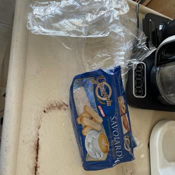 Aldığım Kedi Dili Bisküvisi Kurtlu Çıktı Tatlım Çöpe Gitti