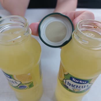 Torku Limonlu İçecekte Paslanmış Kapak Ve Şişe Endişesi