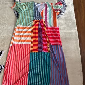 Aldığım Elbiseler Kalitesiz Çıktı, İade Ve Para İadesi Yapılmıyor!