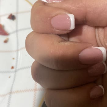 Parissa Nail Art Personelin Deneyimsiz Olduğunu Ve İşçilik Kalitesinin Düşük Olduğunu Düşünüyorum