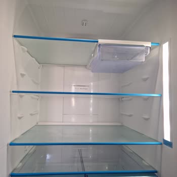 Profilo Satın Aldığım Buzdolabı Teşhir-Depoda Beklemiş Olarak Teslim Edildi, Değişim Talep Ediyorum