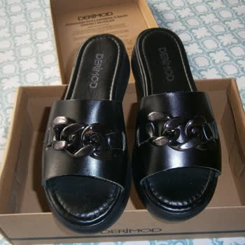 İlk Kullanımda Yaralayan Terlik Ve İade Reddi