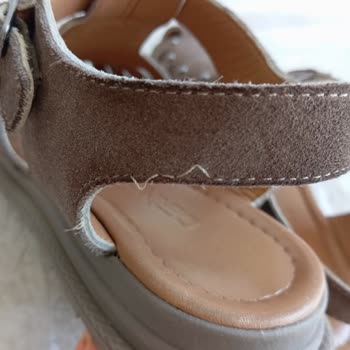 Satın Aldığım Derimod Sandalet Kısa Sürede Deforme Oldu, Müşteri Hizmetlerinden Yanıt Alamadım