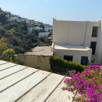 Rezervasyon Sonrası Hayal Kırıklığı: Küflü Oda, Eksik Hizmet Ve Yetersiz Çözüm