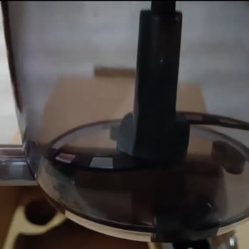 İlk Kullanımda Blender Parçası Kırıldı, Hamura Karıştı