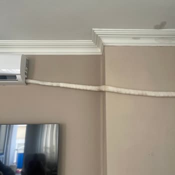 Klimanın Boruları Duvarda Dışarıda Bırakıldı, Düzgün Kurulum Talebi