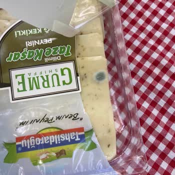 Son Kullanma Tarihi Geçmemiş Kaşar Peynirinde Küf Şoku Ve İade Talebi