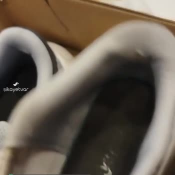 Adidas Ürün Tabanında Yırtılma
