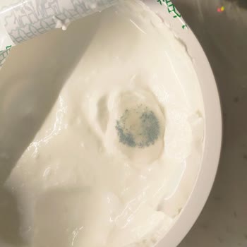 Taze Olması Gereken Yoğurttan Küf Çıktı, Hayal Kırıklığına Uğradım