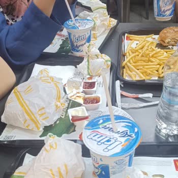 McDonalds Beşiktaş Şubesinde Bayat Ekmek Ve Sert Patateslerle Büyük Hayal Kırıklığı