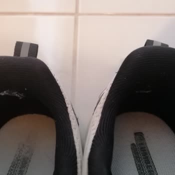 2 Ayda Deforme Olan Ayakkabıya Mağazadan Çözüm Alamadım