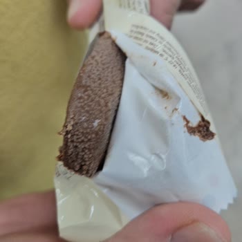 BİM’den Alınan Laviva Çikolatada Küf Ve Bozulma Şoku