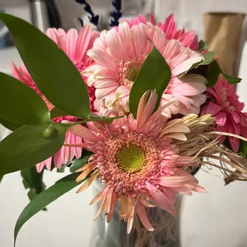 Görselden Farklı Ve Solmuş Çiçek Teslimatı, İletişim Sorunu