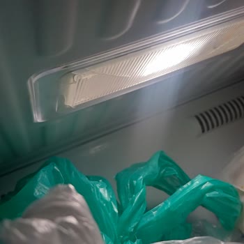 Arçelik Montaj Sırasında Dolabım Ve Lamba Kapağım Zarar Gördü, Değişim Talep Ediyorum