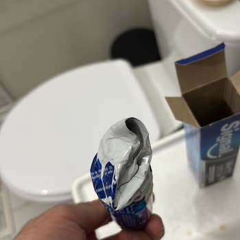 Satın Aldığım Diş Macunu Kurumuş Ve Kullanılamaz Durumda Çıktı