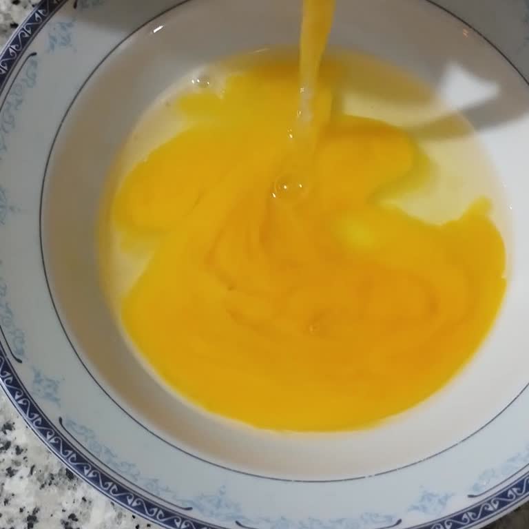 Şok Marketten Alınan Yumurtaların Tamamı Bozuk Çıktı, İade Talebi