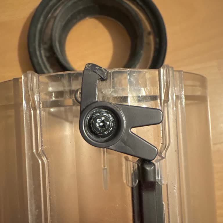 Dyson V12 Slim Has Cracked Latch