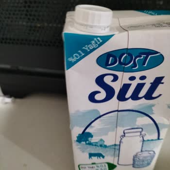 BİM'den Aldığım Sütün İçinden Böcek Çıktı, İletişim Kuramıyorum