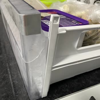 Buzdolabı Çekmeceleri Kolayca Kırıldı, Kullanıcı Hatası Denmesi Şaşırtıcı