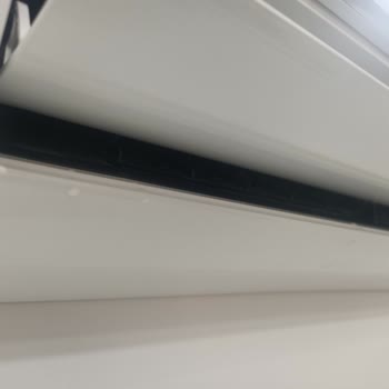 Klimadan Sürekli Su Akıyor, Yetkili Servis Çözüm Sunmuyor Mağdurum