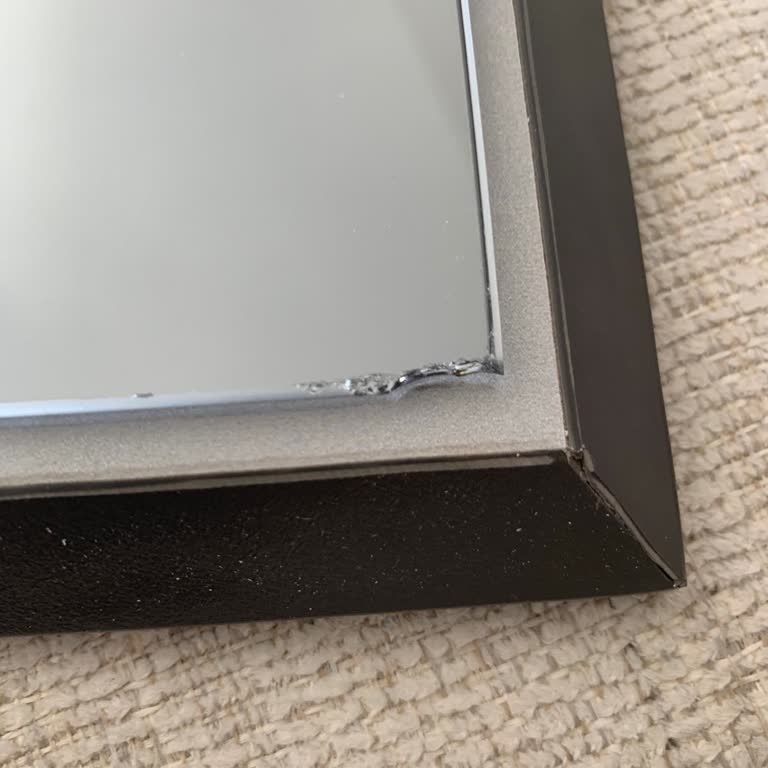 Çatlak Ayna Teslimatı Ve Ürün Değişimi Sorunu