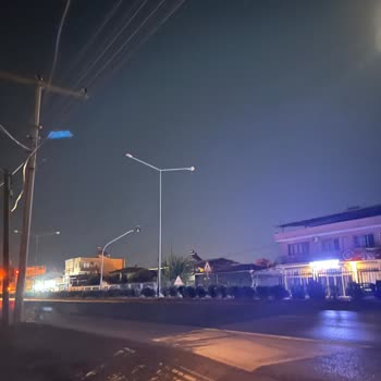 Manisa Yeniköy Mahallesi'nde Süregelen Elektrik Ve Su Kesintileri