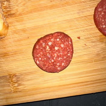 Beşler Sucukta Erimeyen Beyaz Parçalar Endişesi