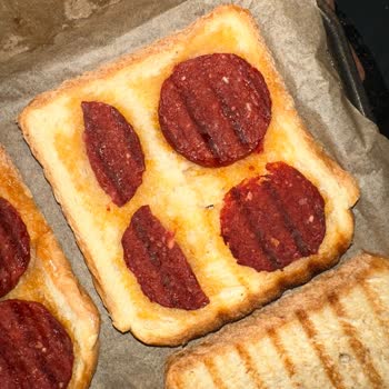 Beşler Sucukta Erimeyen Beyaz Parçalar Endişesi