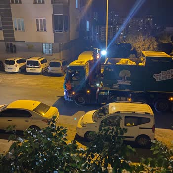 Gece Geç Saatlerde Çöp Toplama Gürültüsü Ve Koku Sorunu Yaşam Kalitemizi Düşürüyor