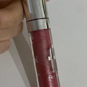 Bantlı Ambalaj Nedeniyle Yapışkan Kalan Flormar Lip Glaze Rahatsızlığı