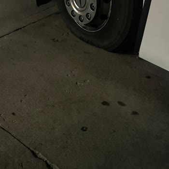 Varan Turizm’de Lastik Patladı, 2 Saat Mağdur Edildik!