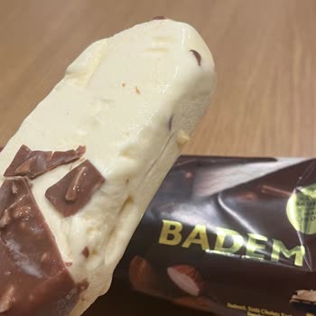 Magnum Dondurmadan Kıl Çıkması Nedeniyle Yaşanan Hijyen Sorunu