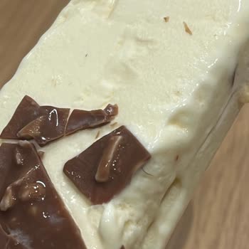 Magnum Dondurmadan Kıl Çıkması Nedeniyle Yaşanan Hijyen Sorunu