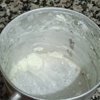 Sağlıksız Ve Deforme Yoğurt Kabı Nedeniyle Endişeliyim