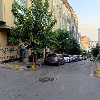 Sultanselim Caddesi Sonbahar Sokak'ta Temizlik Sorunu Ve İhmal