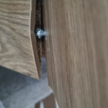 Montaj Hatası Nedeniyle Sallanan Masa Ayağı Ve Servis Sorunu