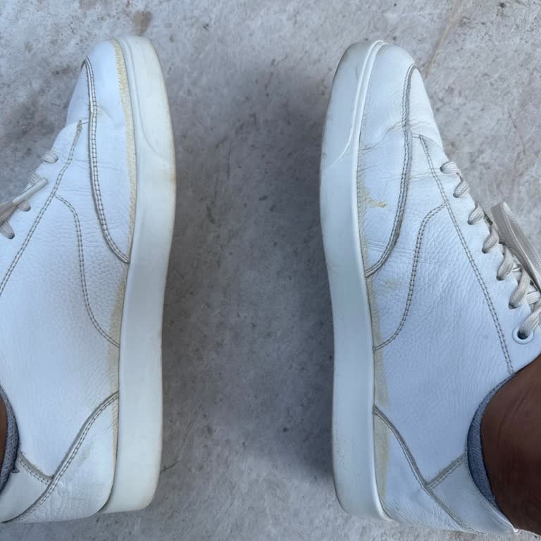 Ayakkabıda Sararma Ve Garanti Kapsamında Çözüm Eksikliği